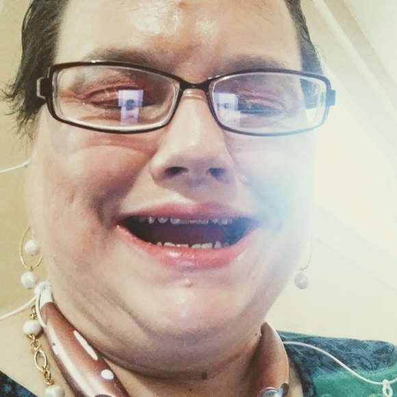 Meet your Posher, Laurie - Picture 11 of 11